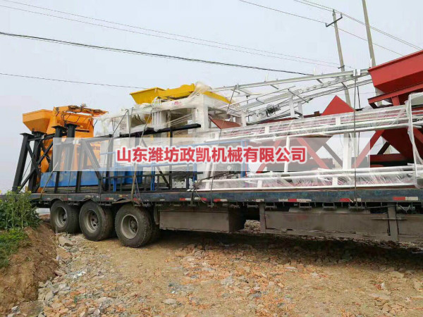 江苏徐州4-15型耀世注册砖机装车发货现场